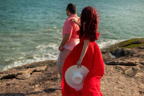 As melhores ideias e inspirações criativas de fotos para ensaio pré wedding na praia do Iporanga - SP'