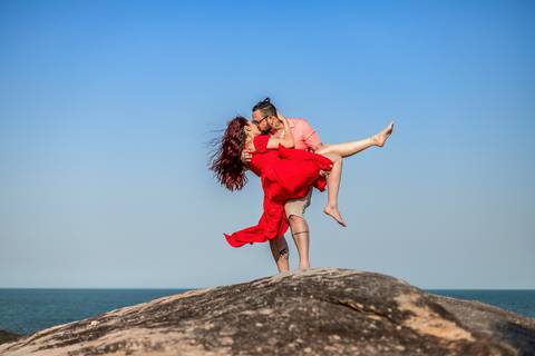 As melhores ideias e inspirações criativas de fotos para ensaio pré wedding na praia do Iporanga - SP'
