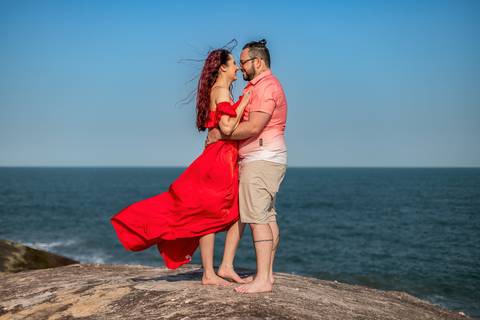 As melhores ideias e inspirações criativas de fotos para ensaio pré wedding na praia do Iporanga - SP'