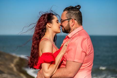 As melhores ideias e inspirações criativas de fotos para ensaio pré wedding na praia do Iporanga - SP'