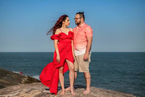 As melhores ideias e inspirações criativas de fotos para ensaio pré wedding na praia do Iporanga - SP'
