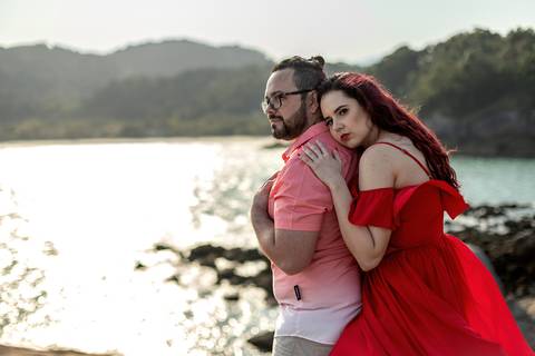 As melhores ideias e inspirações criativas de fotos para ensaio pré wedding na praia do Iporanga - SP'
