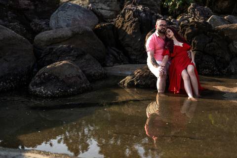 As melhores ideias e inspirações criativas de fotos para ensaio pré wedding na praia do Iporanga - SP'