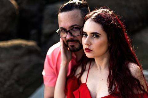 As melhores ideias e inspirações criativas de fotos para ensaio pré wedding na praia do Iporanga - SP'