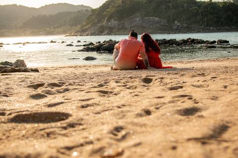 As melhores ideias e inspirações criativas de fotos para ensaio pré wedding na praia do Iporanga - SP'