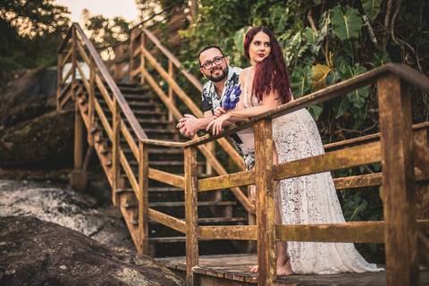 As melhores ideias e inspirações criativas de fotos para ensaio pré wedding na praia do Iporanga - SP'