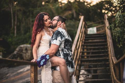 As melhores ideias e inspirações criativas de fotos para ensaio pré wedding na praia do Iporanga - SP'