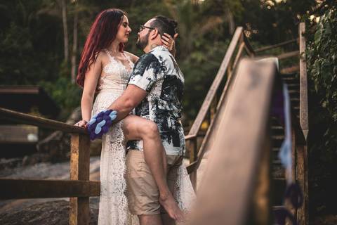 As melhores ideias e inspirações criativas de fotos para ensaio pré wedding na praia do Iporanga - SP'