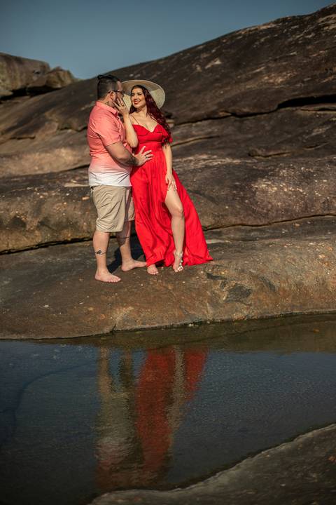 As melhores ideias e inspirações criativas de fotos para ensaio pré wedding na praia do Iporanga - SP'