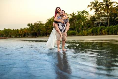 As melhores ideias e inspirações criativas de fotos para ensaio pré wedding na praia do Iporanga - SP'