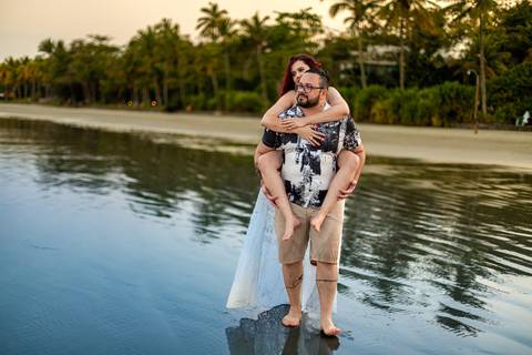 As melhores ideias e inspirações criativas de fotos para ensaio pré wedding na praia do Iporanga - SP'