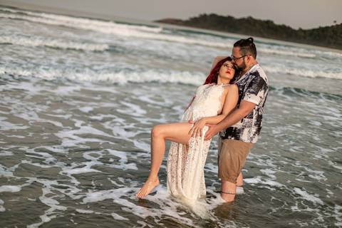 As melhores ideias e inspirações criativas de fotos para ensaio pré wedding na praia do Iporanga - SP'