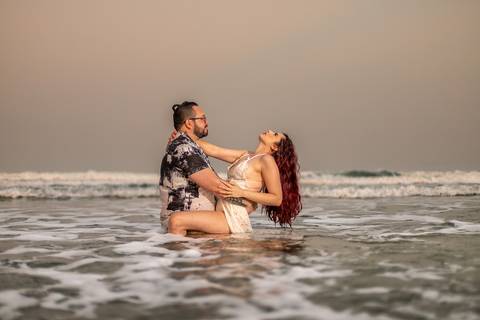 As melhores ideias e inspirações criativas de fotos para ensaio pré wedding na praia do Iporanga - SP'
