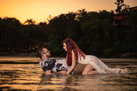 As melhores ideias e inspirações criativas de fotos para ensaio pré wedding na praia do Iporanga - SP'