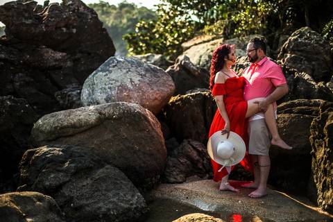 As melhores ideias e inspirações criativas de fotos para ensaio pré wedding na praia do Iporanga - SP'