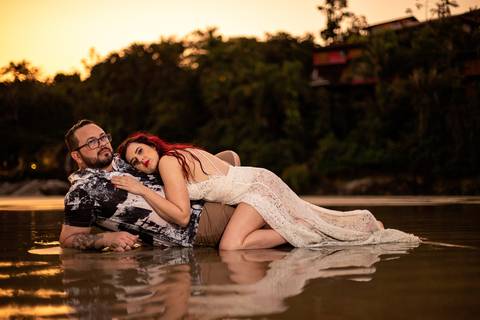 As melhores ideias e inspirações criativas de fotos para ensaio pré wedding na praia do Iporanga - SP'