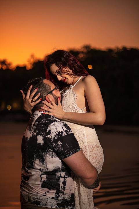 As melhores ideias e inspirações criativas de fotos para ensaio pré wedding na praia do Iporanga - SP'