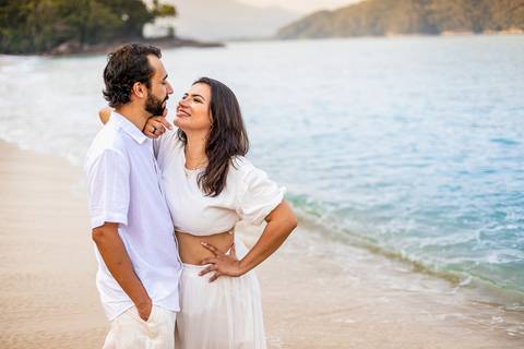 As melhores ideias e inspirações criativas de fotos para ensaio pré wedding na praia vermelha, Ubatuba - SP'