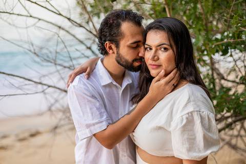 As melhores ideias e inspirações criativas de fotos para ensaio pré wedding na praia vermelha, Ubatuba - SP'