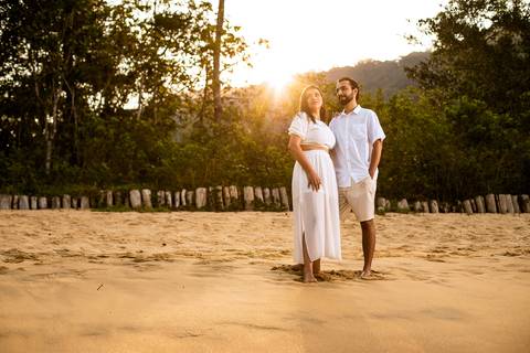 As melhores ideias e inspirações criativas de fotos para ensaio pré wedding na praia vermelha, Ubatuba - SP'