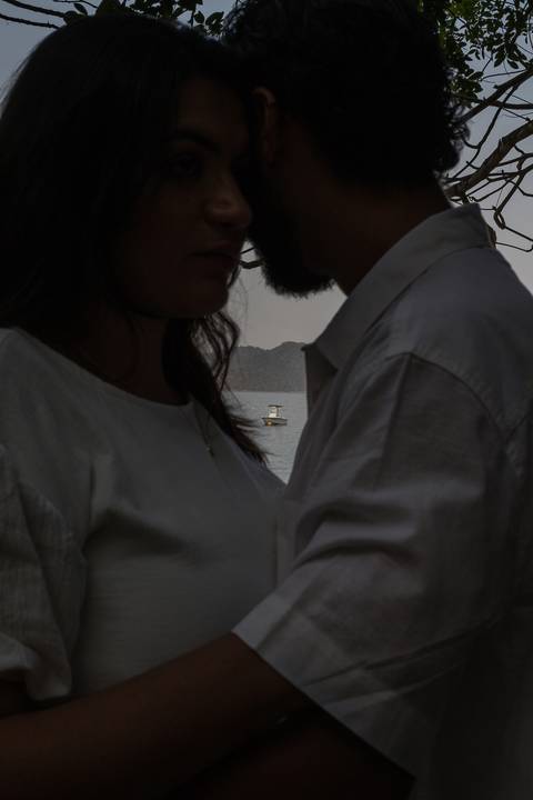 As melhores ideias e inspirações criativas de fotos para ensaio pré wedding na praia vermelha, Ubatuba - SP'