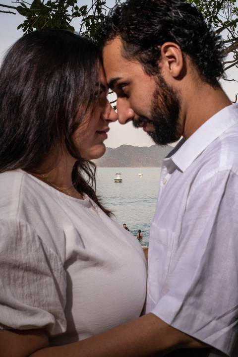 As melhores ideias e inspirações criativas de fotos para ensaio pré wedding na praia vermelha, Ubatuba - SP'