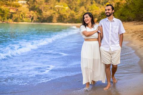 As melhores ideias e inspirações criativas de fotos para ensaio pré wedding na praia vermelha, Ubatuba - SP'