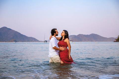 As melhores ideias e inspirações criativas de fotos para ensaio pré wedding na praia vermelha, Ubatuba - SP'