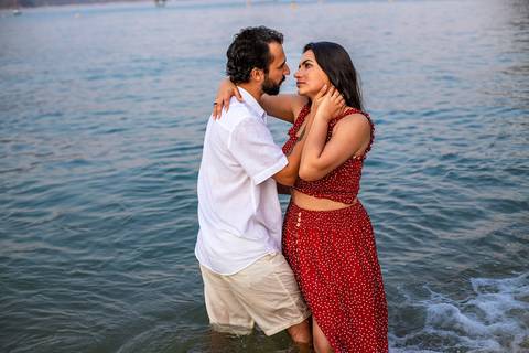 As melhores ideias e inspirações criativas de fotos para ensaio pré wedding na praia vermelha, Ubatuba - SP'