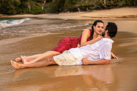 As melhores ideias e inspirações criativas de fotos para ensaio pré wedding na praia vermelha, Ubatuba - SP'