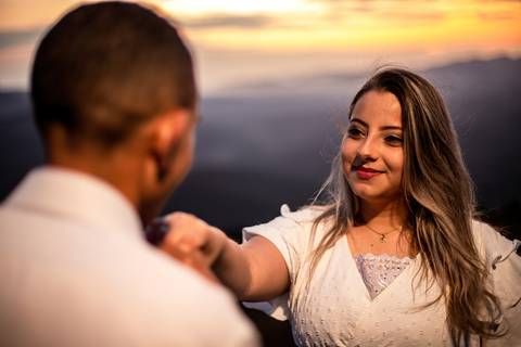 As melhores ideias e inspirações criativas de fotos para ensaio pré wedding no Pico do Olho D'Água - Mairiporã - SP'