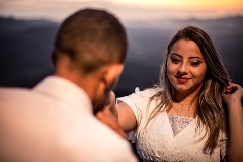 As melhores ideias e inspirações criativas de fotos para ensaio pré wedding no Pico do Olho D'Água - Mairiporã - SP'