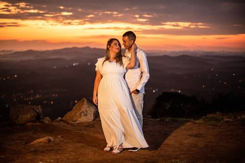 As melhores ideias e inspirações criativas de fotos para ensaio pré wedding no Pico do Olho D'Água - Mairiporã - SP'