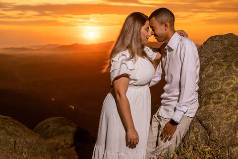 As melhores ideias e inspirações criativas de fotos para ensaio pré wedding no Pico do Olho D'Água - Mairiporã - SP'