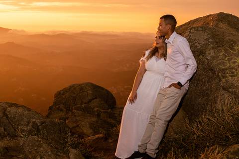 As melhores ideias e inspirações criativas de fotos para ensaio pré wedding no Pico do Olho D'Água - Mairiporã - SP'