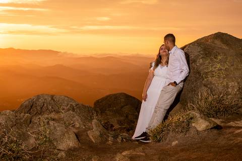 As melhores ideias e inspirações criativas de fotos para ensaio pré wedding no Pico do Olho D'Água - Mairiporã - SP'