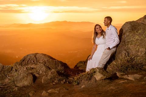 As melhores ideias e inspirações criativas de fotos para ensaio pré wedding no Pico do Olho D'Água - Mairiporã - SP'