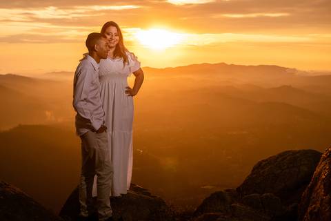 As melhores ideias e inspirações criativas de fotos para ensaio pré wedding no Pico do Olho D'Água - Mairiporã - SP'