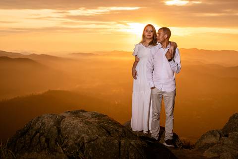 As melhores ideias e inspirações criativas de fotos para ensaio pré wedding no Pico do Olho D'Água - Mairiporã - SP'