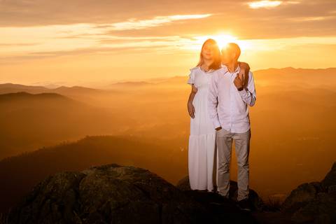 As melhores ideias e inspirações criativas de fotos para ensaio pré wedding no Pico do Olho D'Água - Mairiporã - SP'