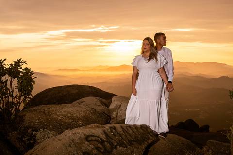As melhores ideias e inspirações criativas de fotos para ensaio pré wedding no Pico do Olho D'Água - Mairiporã - SP'