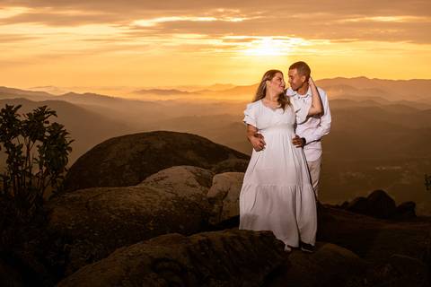 As melhores ideias e inspirações criativas de fotos para ensaio pré wedding no Pico do Olho D'Água - Mairiporã - SP'