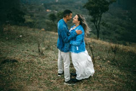 As melhores ideias e inspirações criativas de fotos para ensaio pré wedding no Pico do Olho D'Água - Mairiporã - SP'