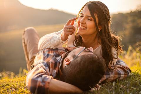 As melhores ideias e inspirações criativas de fotos para ensaio de casamento pré wedding no Mirante do Saboó em São Roque - SP'