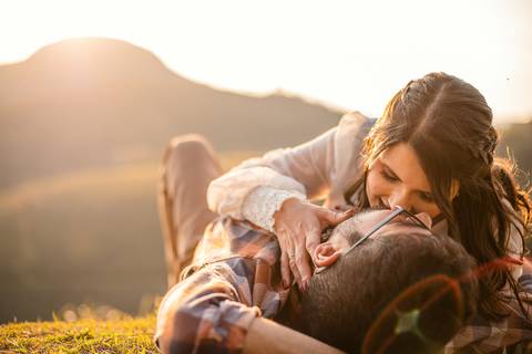 As melhores ideias e inspirações criativas de fotos para ensaio de casamento pré wedding no Mirante do Saboó em São Roque - SP'