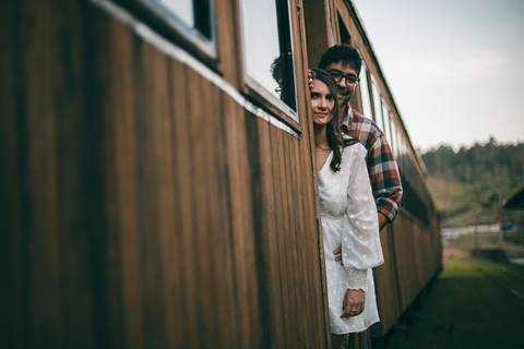 As melhores ideias e inspirações criativas de fotos para ensaio de casamento pré wedding na Maria Fumaça em São Roque - SP'