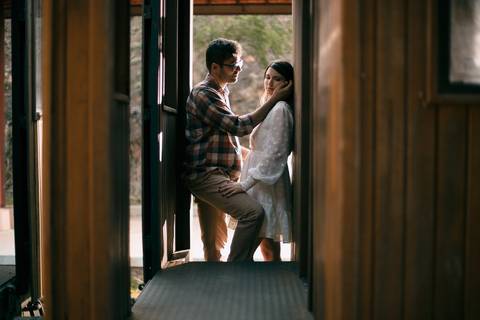 As melhores ideias e inspirações criativas de fotos para ensaio de casamento pré wedding na Maria Fumaça em São Roque - SP'
