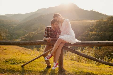 As melhores ideias e inspirações criativas de fotos para ensaio de casamento pré wedding no Mirante do Saboó em São Roque - SP'