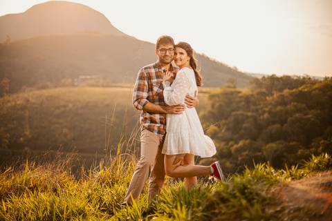 As melhores ideias e inspirações criativas de fotos para ensaio de casamento pré wedding no Mirante do Saboó em São Roque - SP'