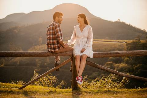 As melhores ideias e inspirações criativas de fotos para ensaio de casamento pré wedding no Mirante do Saboó em São Roque - SP'